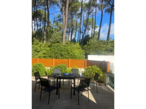 Maison avec Piscine Chauffée, Terrasse et Parking - Proche Plage et Forêt - FR-1-323-553